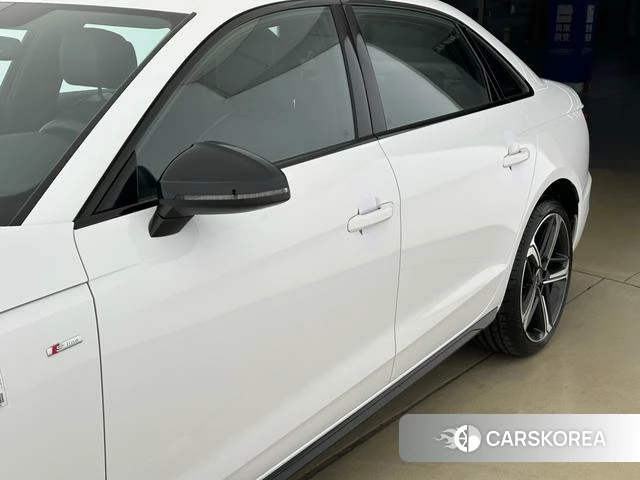 Audi A4L id 4263695 из Китая 7