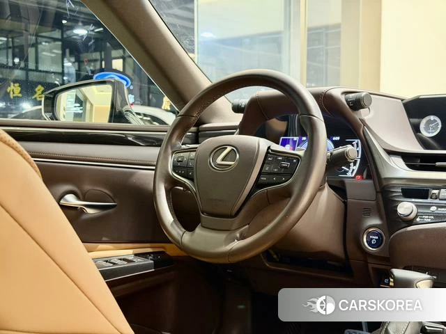 Lexus ES id 4260152 из Китая 7