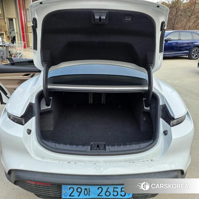 Porsche Taycan id 3883287 из Кореи 7