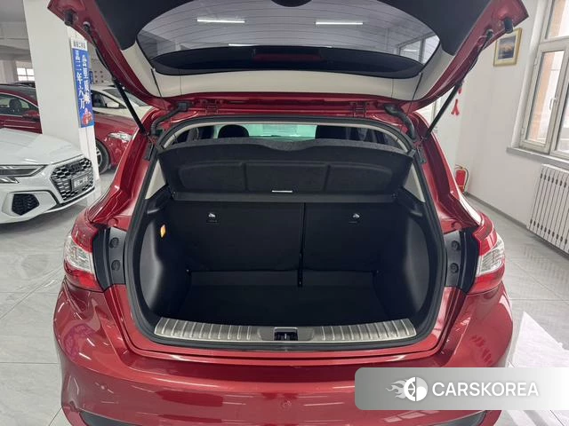 Nissan TIIDA id 4335852 из Китая 7