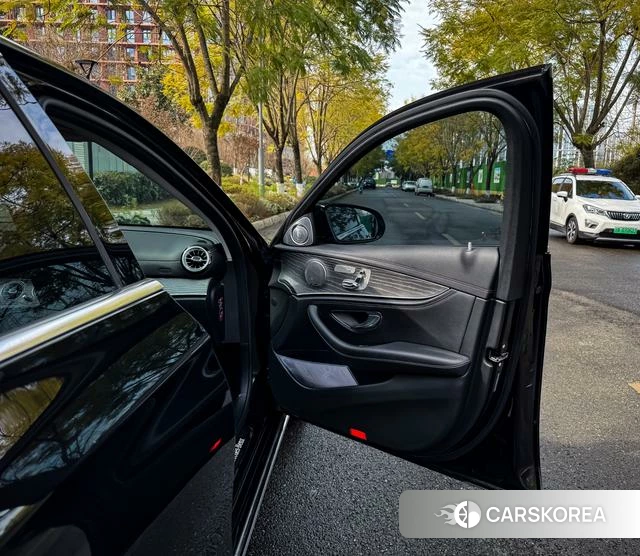 Mercedes-Benz E-class id 4278073 из Китая 7