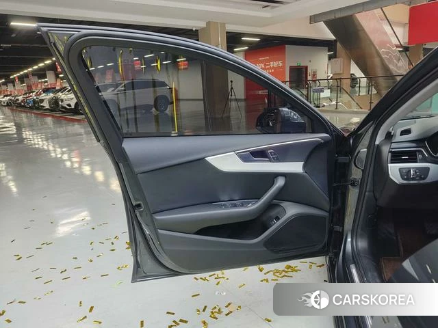Audi A4L id 4359326 из Китая 7