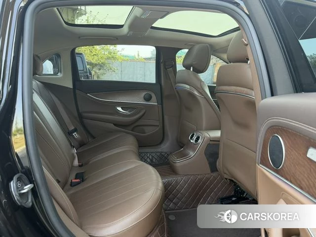 Mercedes-Benz E-class PHEV id 4260303 из Китая 7