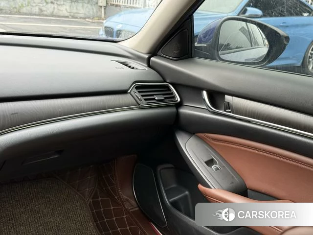Honda Accord id 4221371 из Китая 7