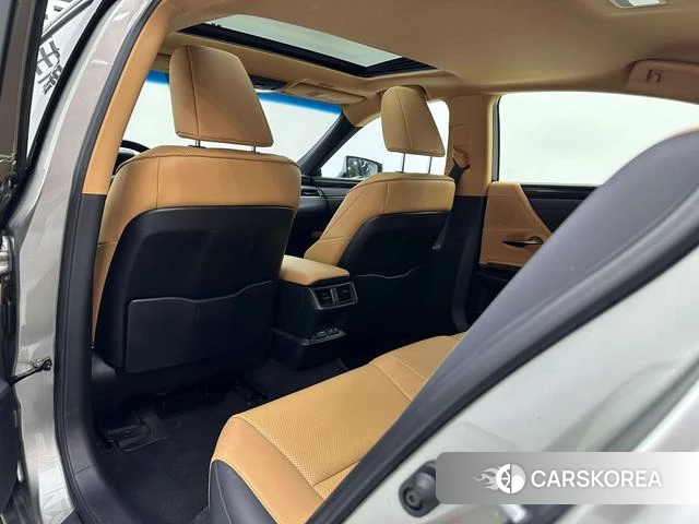 Lexus ES id 4254170 из Китая 7