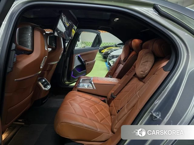 BMW 7 Series (G70) id 3922086 из Кореи 7