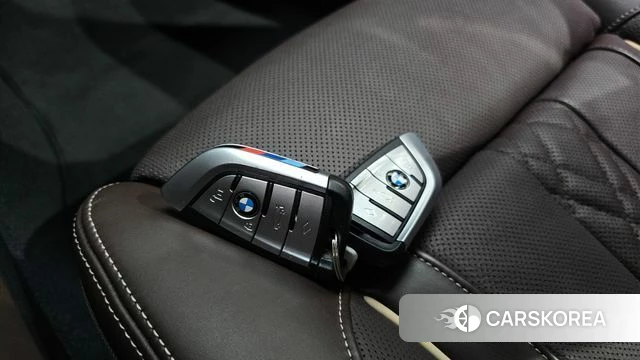 BMW 5 Series (G30) id 4469175 из Кореи 7