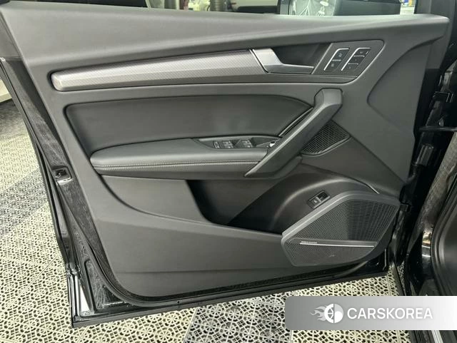 Audi Q5L id 4359570 из Китая 7