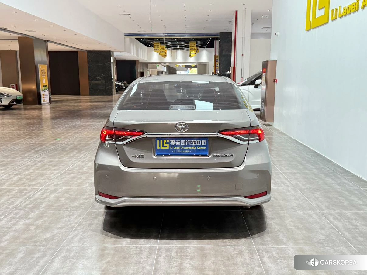 Toyota Corolla id 4452071 из Китая 7