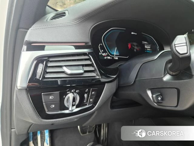 BMW 5 Series (G30) id 3872986 из Кореи 7