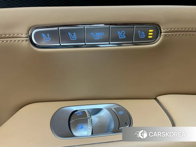 Genesis G90 (RS4) id 3953777 из Кореи 7