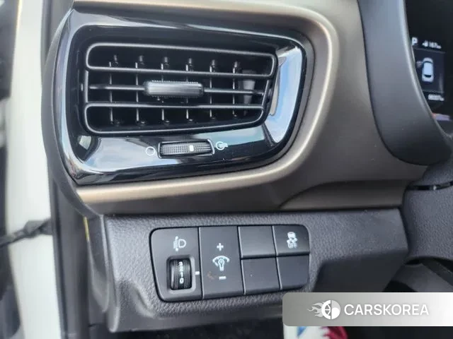 Kia Stonic id 3541529 из Кореи 7