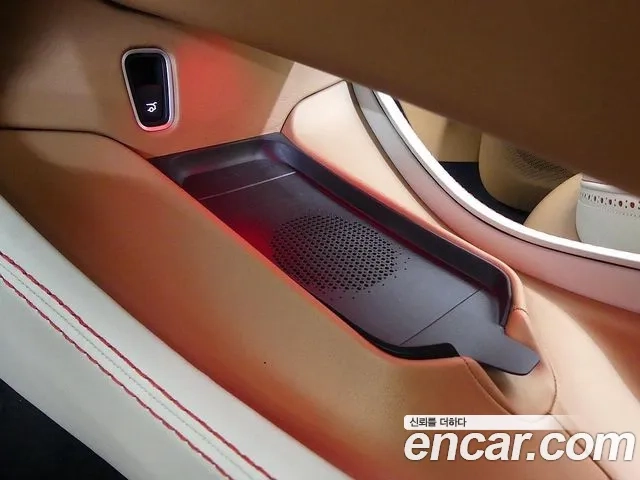 Aston Martin DBX id 2858338 из Кореи 7