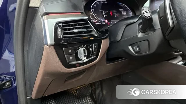 BMW 5 Series (G30) id 3631138 из Кореи 7