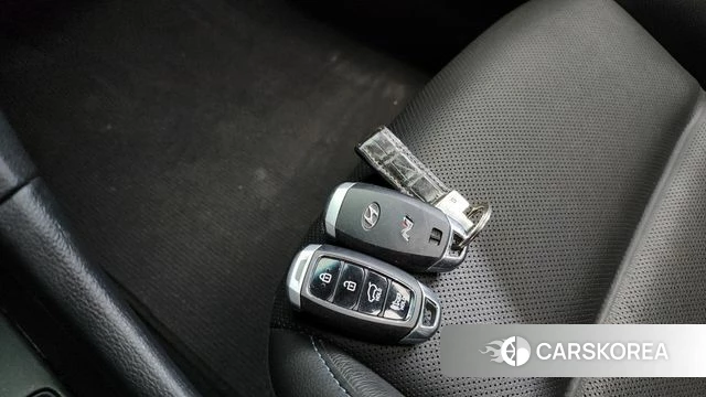 Hyundai Veloster (JS) id 3911690 из Кореи 7