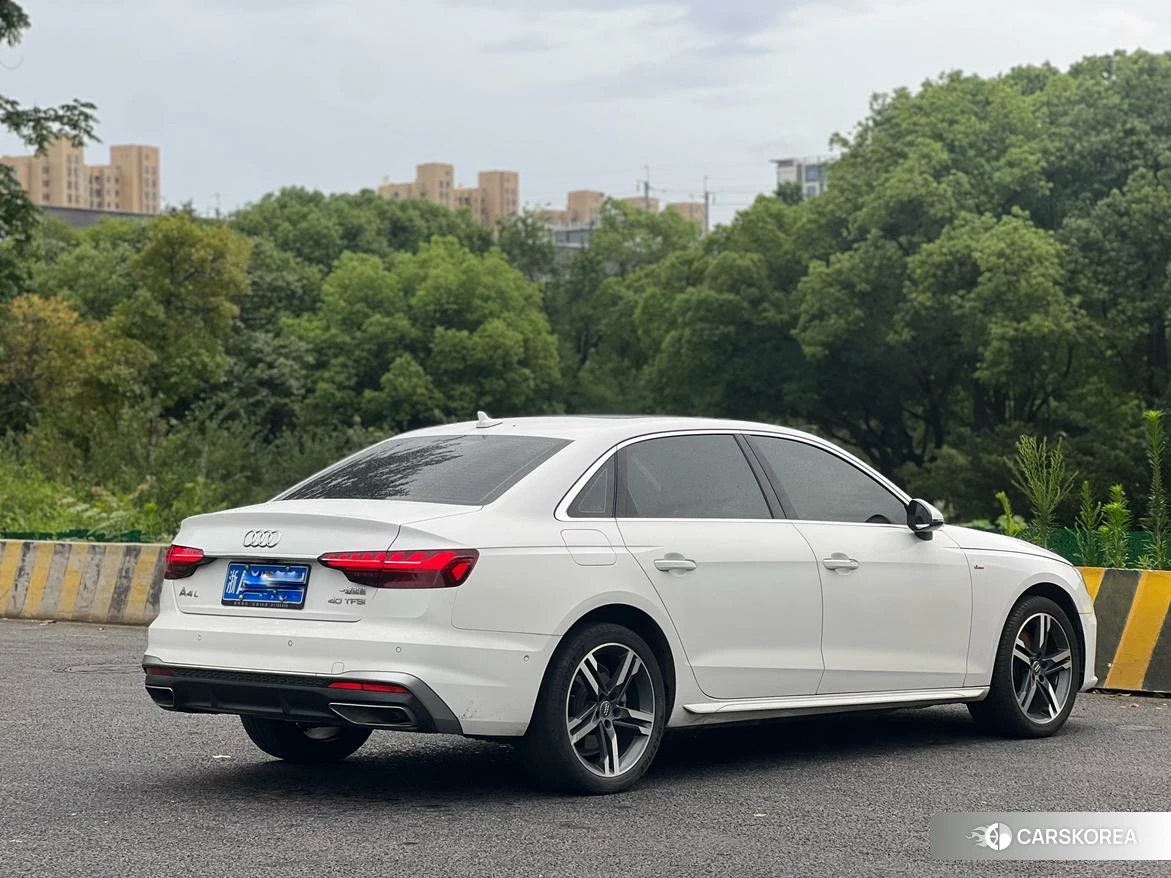Audi A4L id 4479361 из Китая 7