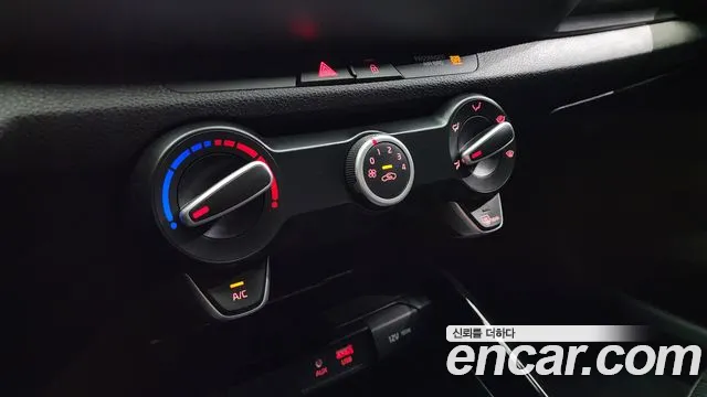 Kia Stonic id 2827300 из Кореи 7