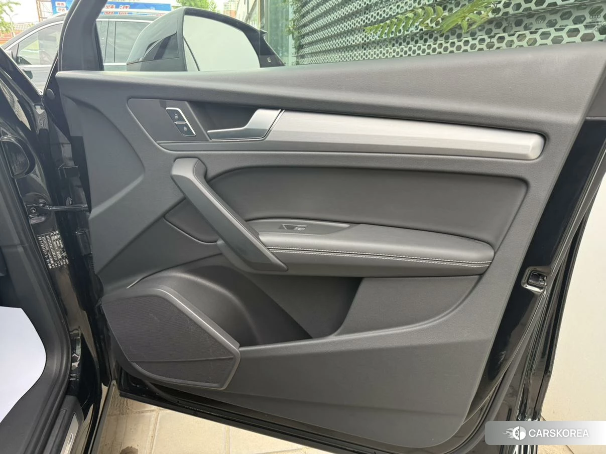 Audi Q5L id 4441378 из Китая 7