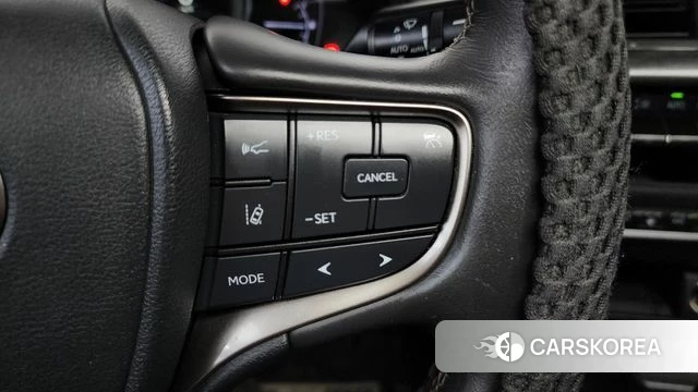 Lexus UX250h id 4508313 из Кореи 7