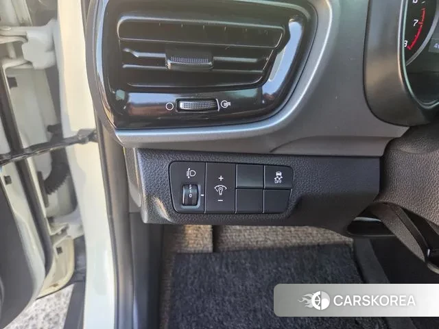 Kia Stonic id 3619497 из Кореи 7