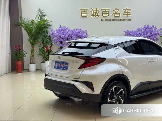 Toyota C-HR id 4348869 из Китая 7
