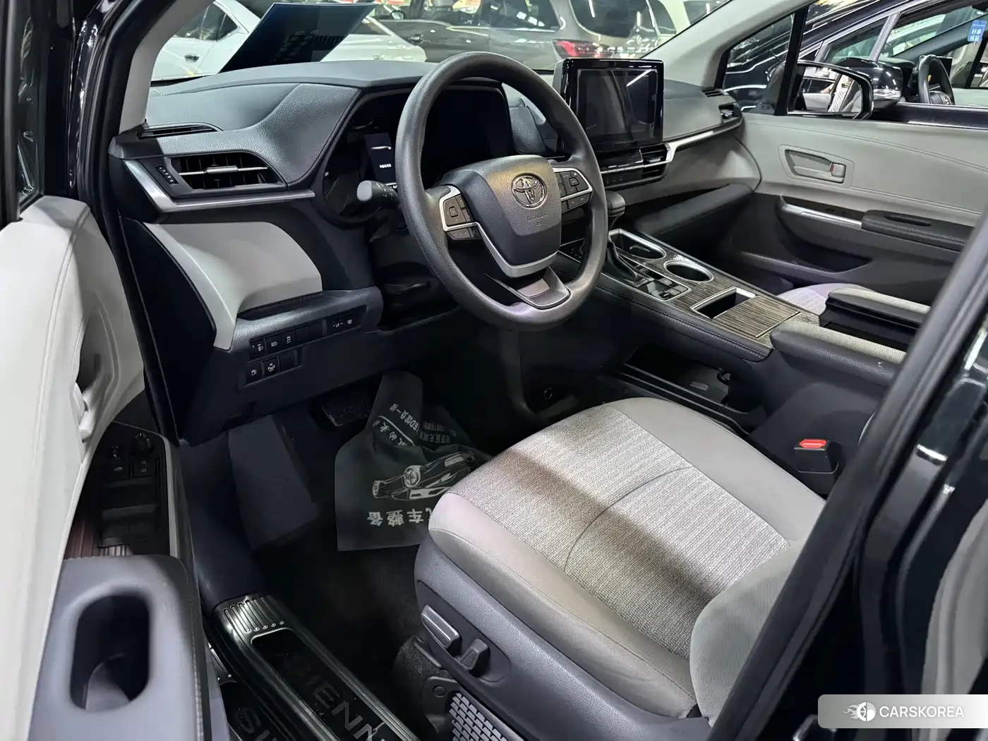 Toyota Sienna id 4589491 из Китая 7