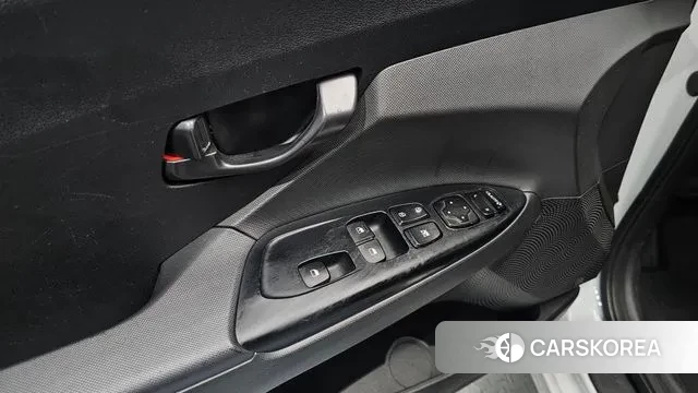 Hyundai Veloster (JS) id 3239233 из Кореи 7