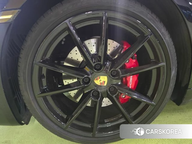 Porsche 911(992) id 4613839 из Кореи 7
