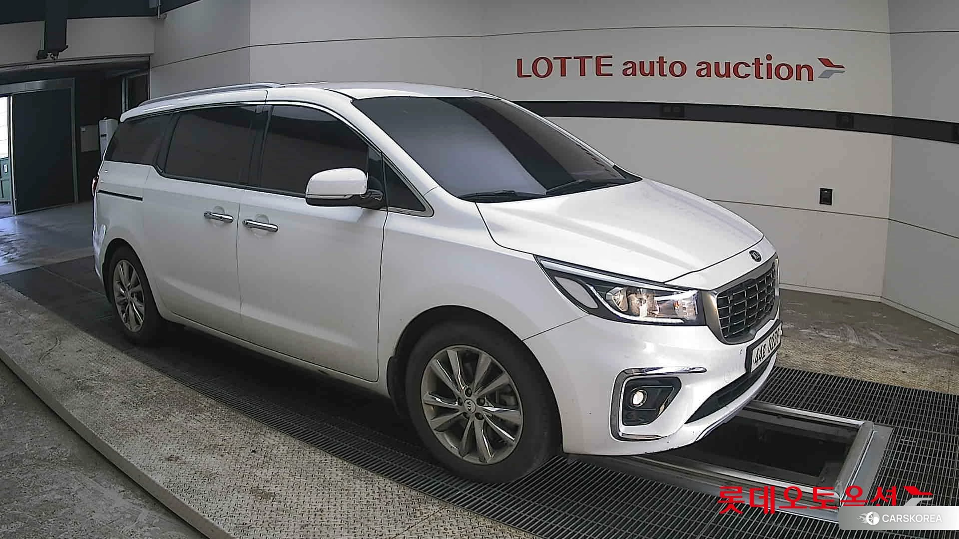 Kia Carnival id 3888409 из Кореи 7