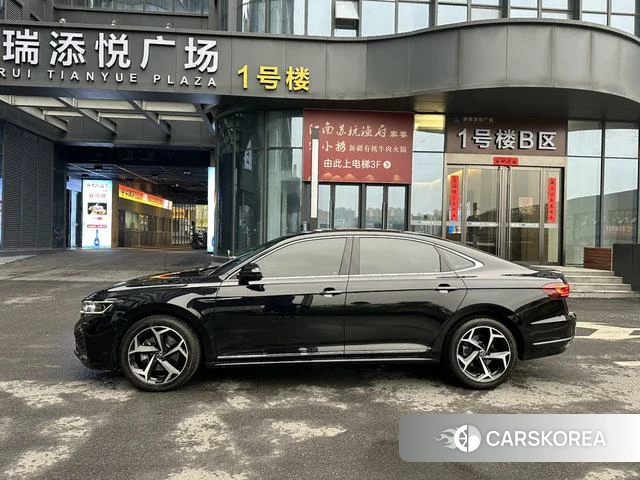 Volkswagen Passat id 4261707 из Китая 7
