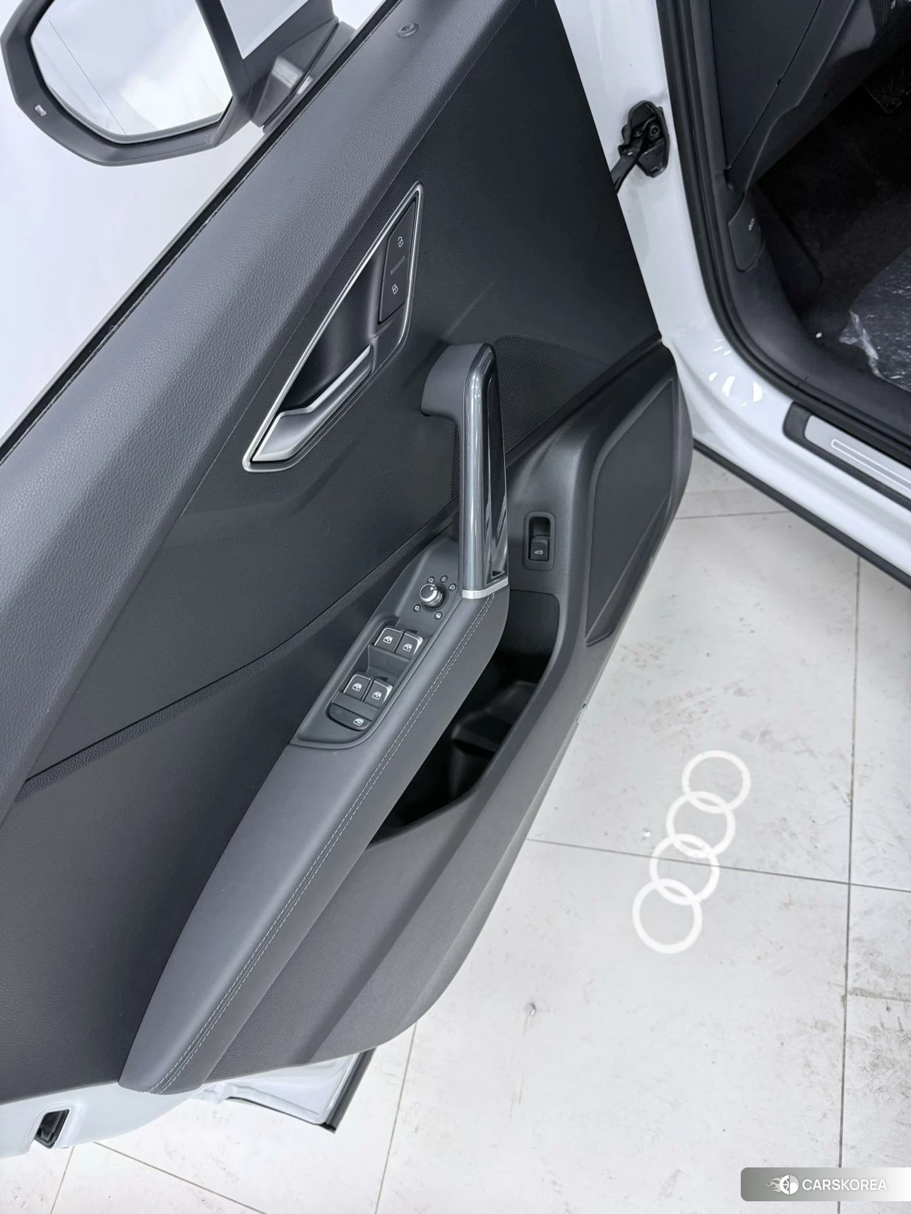 Audi Q2L id 4473468 из Китая 7