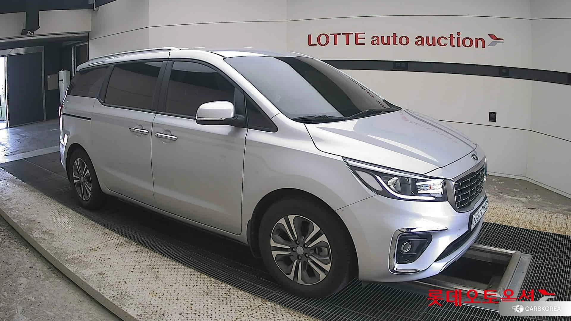 Kia Carnival id 4679381 из Кореи 7