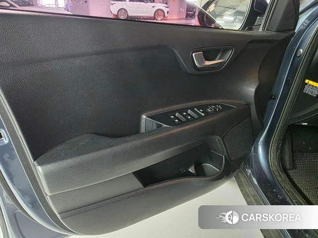 Kia Stonic id 4424296 из Кореи 7