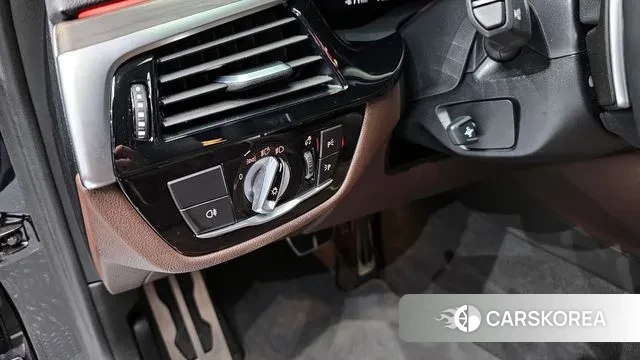 BMW 5 Series (G30) id 3459250 из Кореи 7