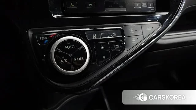 Toyota Prius C id 3449677 из Кореи 7