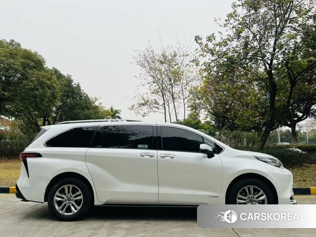 Toyota Saina id 4263592 из Китая 7