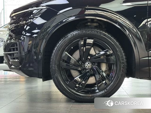 Volkswagen Touareg id 4211861 из Китая 7