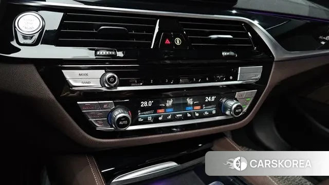 BMW 5 Series (G30) id 3539230 из Кореи 7