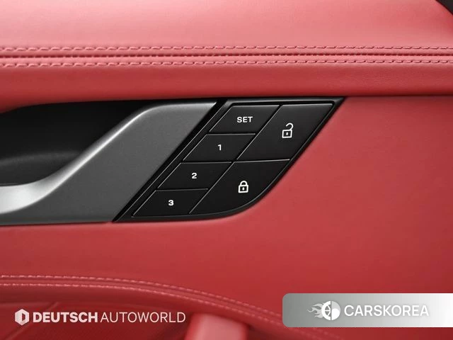 Porsche 911(992) id 4618173 из Кореи 7