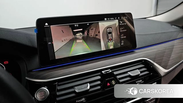 BMW 5 Series (G30) id 3841850 из Кореи 7