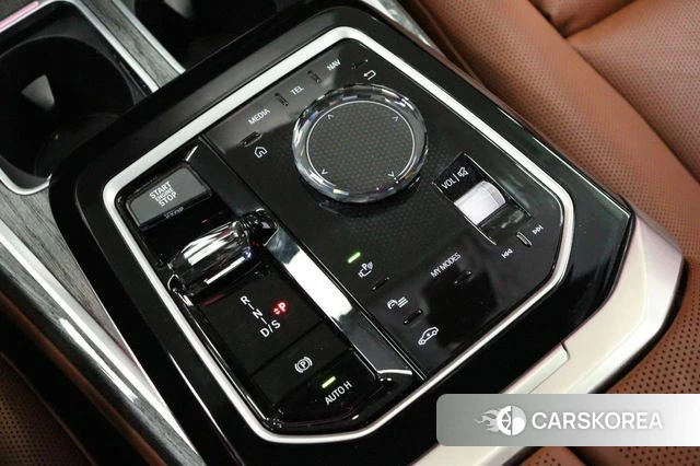 BMW 7 Series (G70) id 3919628 из Кореи 7