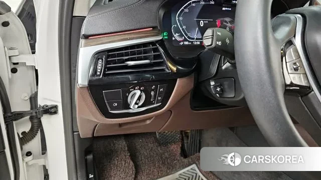 BMW 5 Series (G30) id 3610873 из Кореи 7