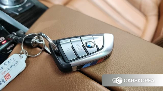 BMW 5 Series (G30) id 4337839 из Кореи 7