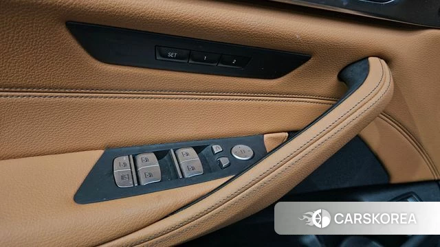 BMW 5 Series (G30) id 4603021 из Кореи 7