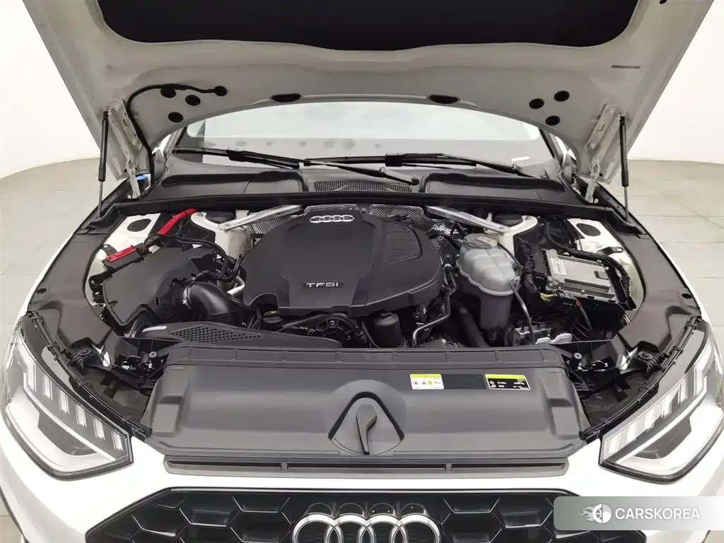 Audi A4L id 4655137 из Китая 7