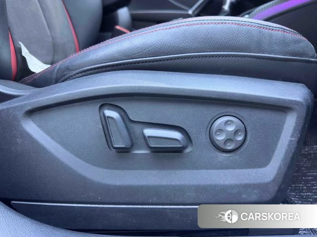 Audi Q2L id 4336096 из Китая 7