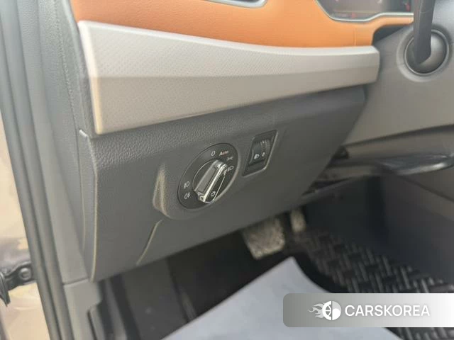 Volkswagen Bora id 4276630 из Китая 7