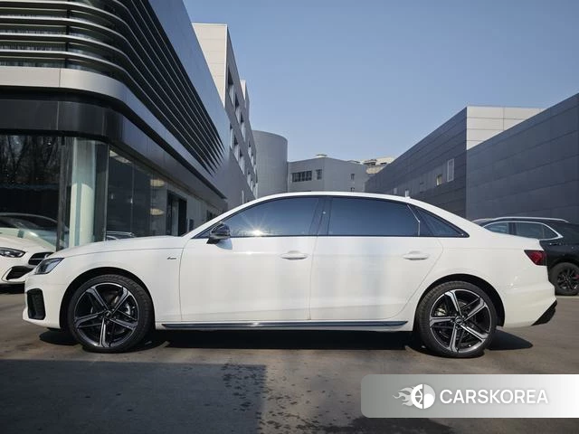 Audi A4L id 3855977 из Китая 7