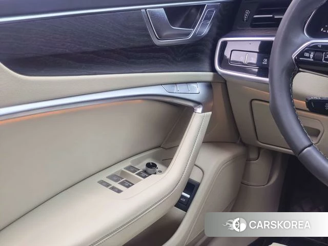 Audi A6L id 4261672 из Китая 7