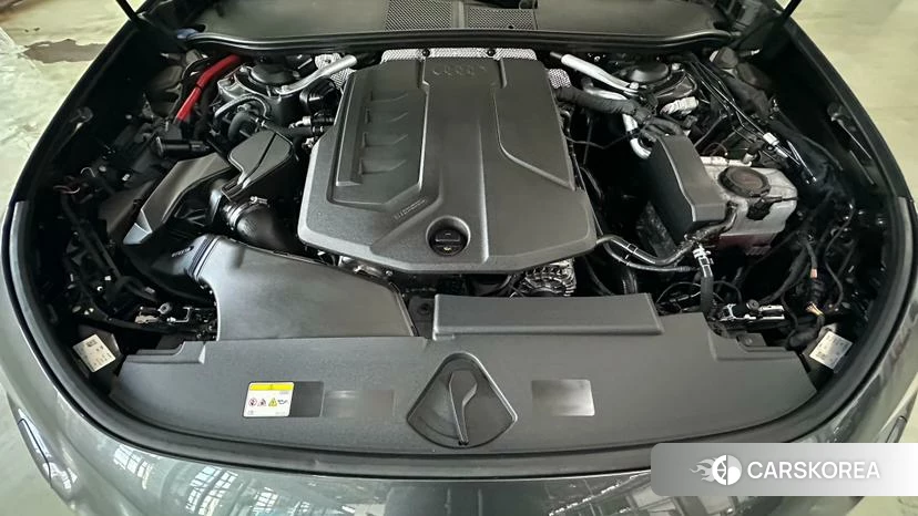 Audi A5L id 4426671 из Китая 7
